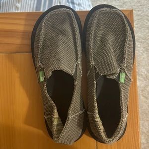 Sanuk shoes; tan/olive color; unisex size 5 men’s; fit like 6.5/7 women’s